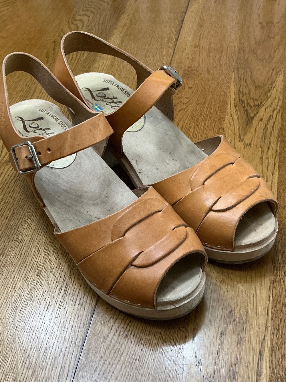 Woman’s Lotta From Stockholm tan clogs shoes. Size 40. Leather. Barely worn!